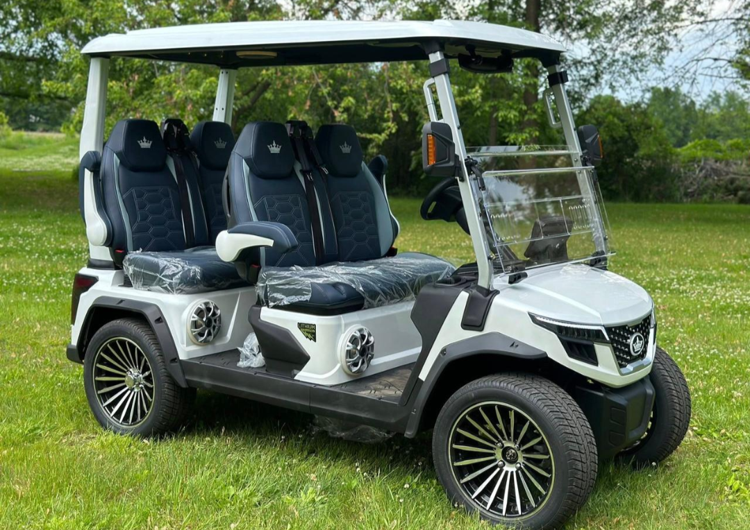 Evolution D-Max GT4 Golf Cart