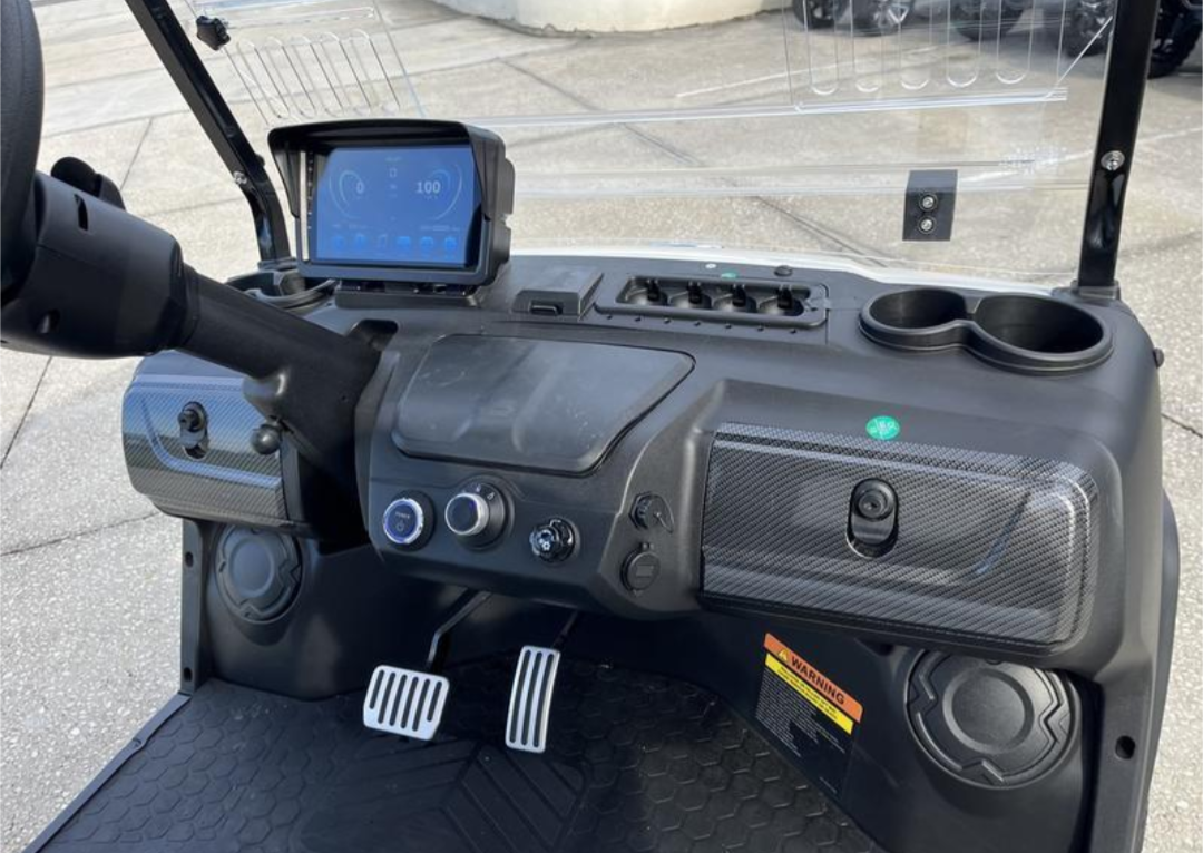 Evolution D5 Maverick 4 Golf Cart